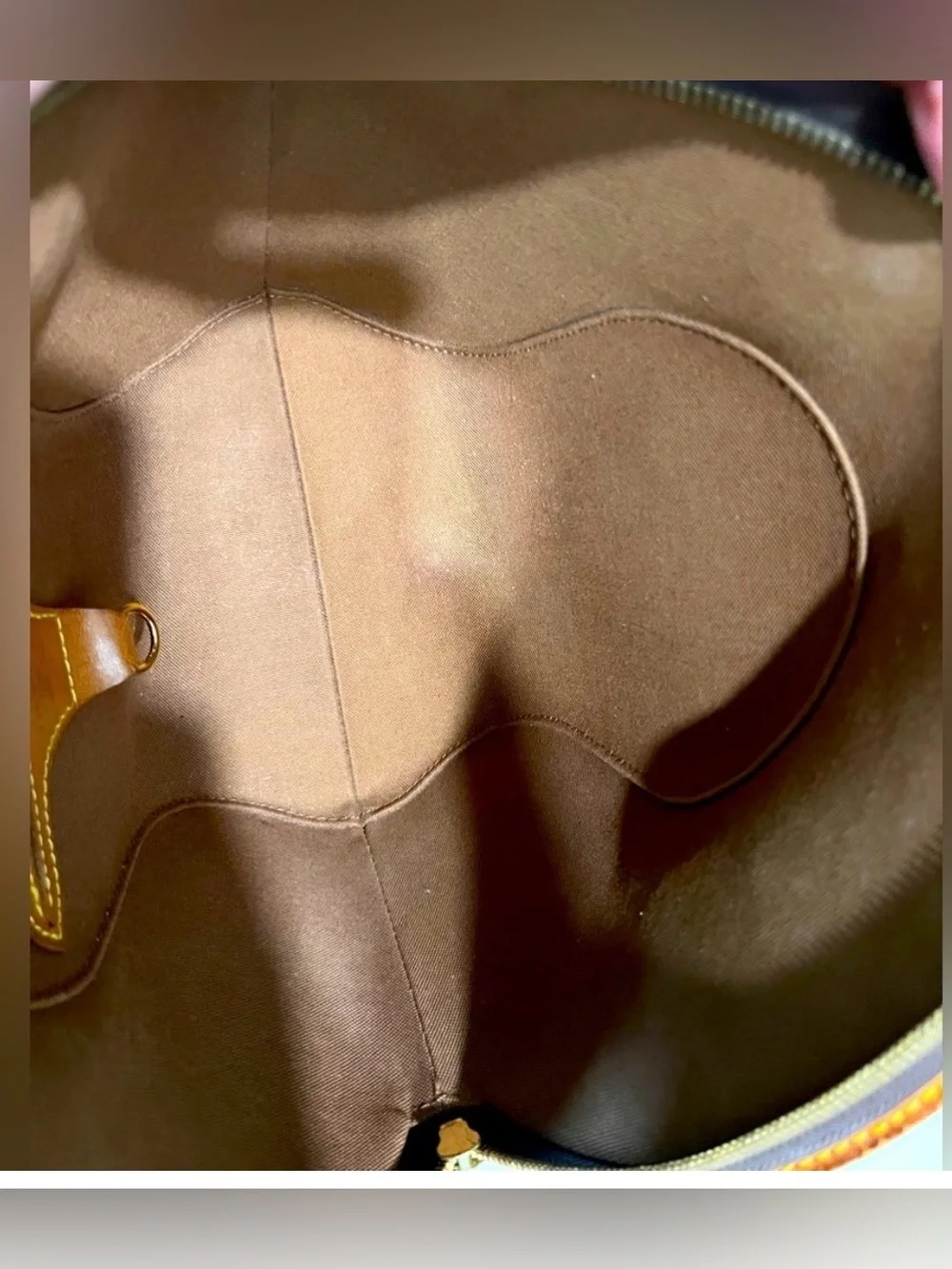 Louis Vuitton Ellipse PM M10040 Timeless design in good vintage condition.
